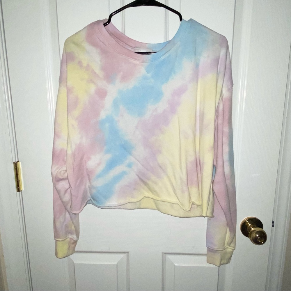 Tie-Dye Crop Long Sleeve Top